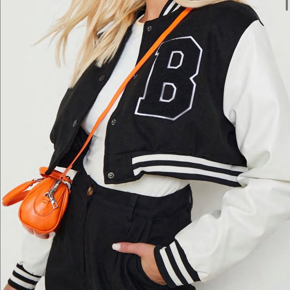 NEW ✨ Boohoo Cropped Varsity Bomber